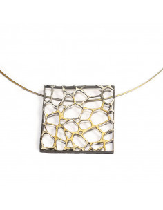 Coltange de plata de la Colección Sira