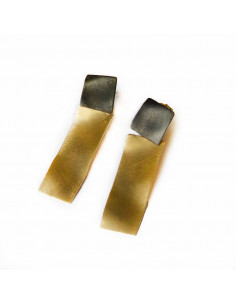 Pendientes en Plata negra y baño de oro de la Colección...