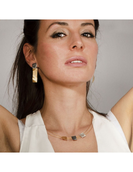 Pendientes en Plata negra y baño de oro de la Colección Quadrats