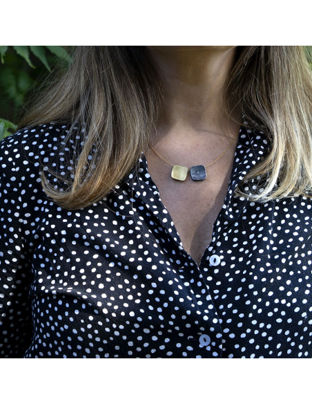 Colgante grande dos piezas cuadrado una Plata otra baño Oro y Diamante